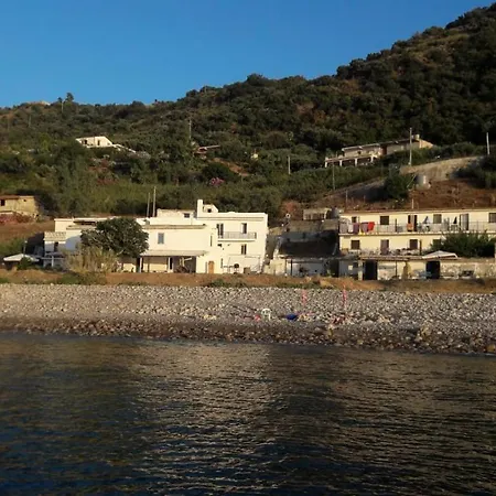 בית נופש Borgo Marino *