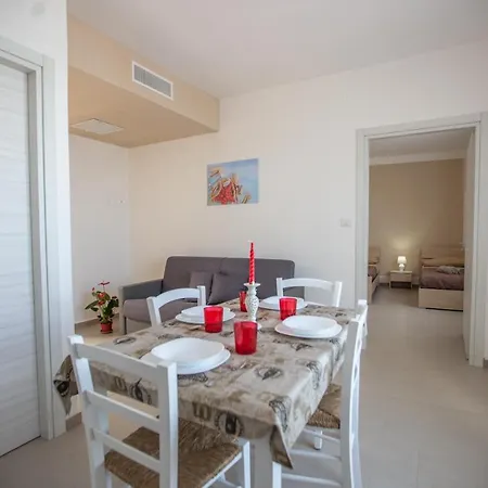 Borgo Marino בית נופש קסטל די טוסה