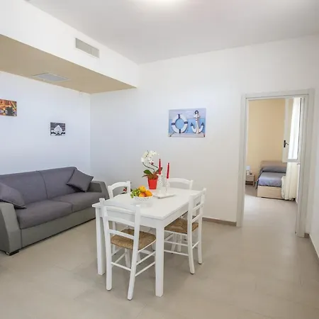 Borgo Marino בית נופש קסטל די טוסה