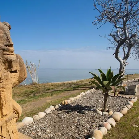בית נופש Borgo Marino *